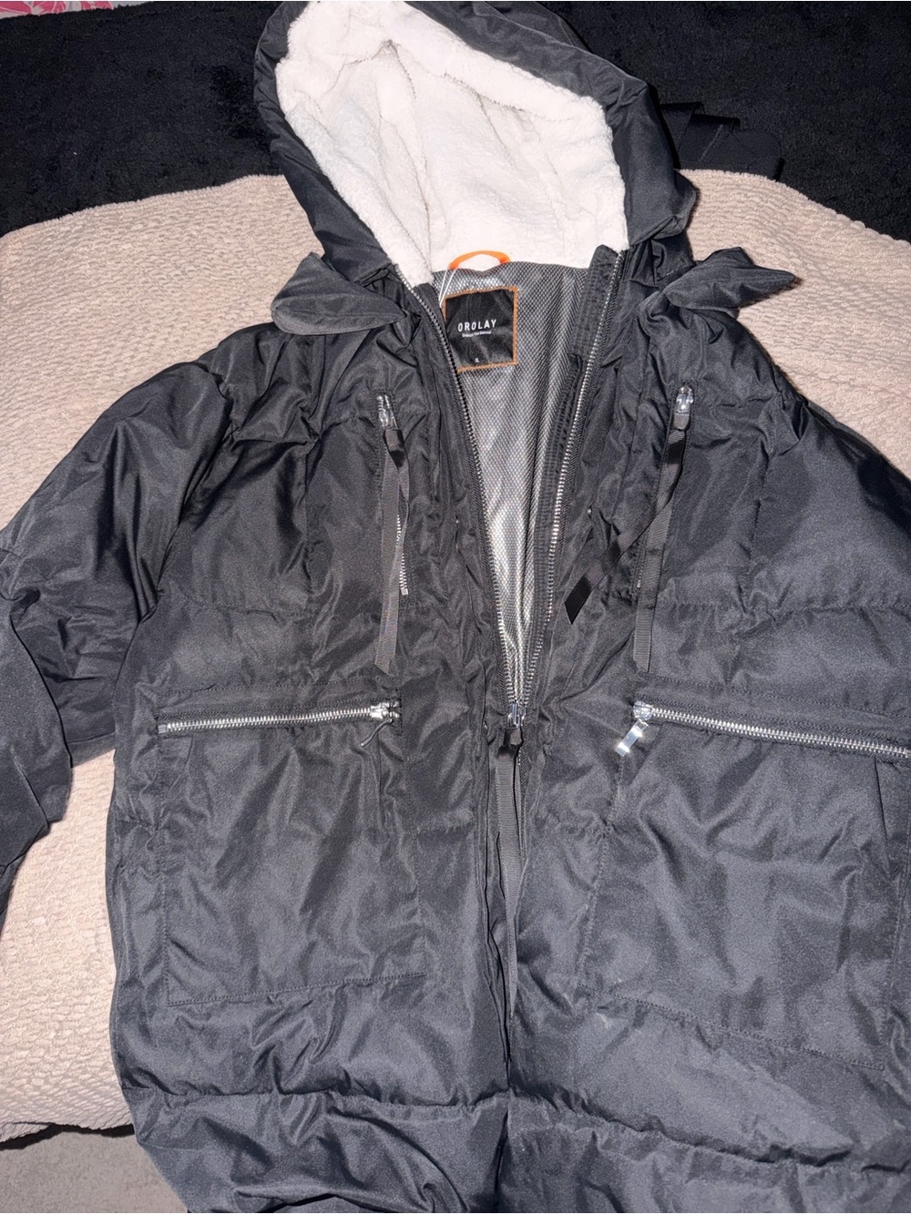 Orolay Women's Black Puffer Coat with Sherpa-Lined Hood